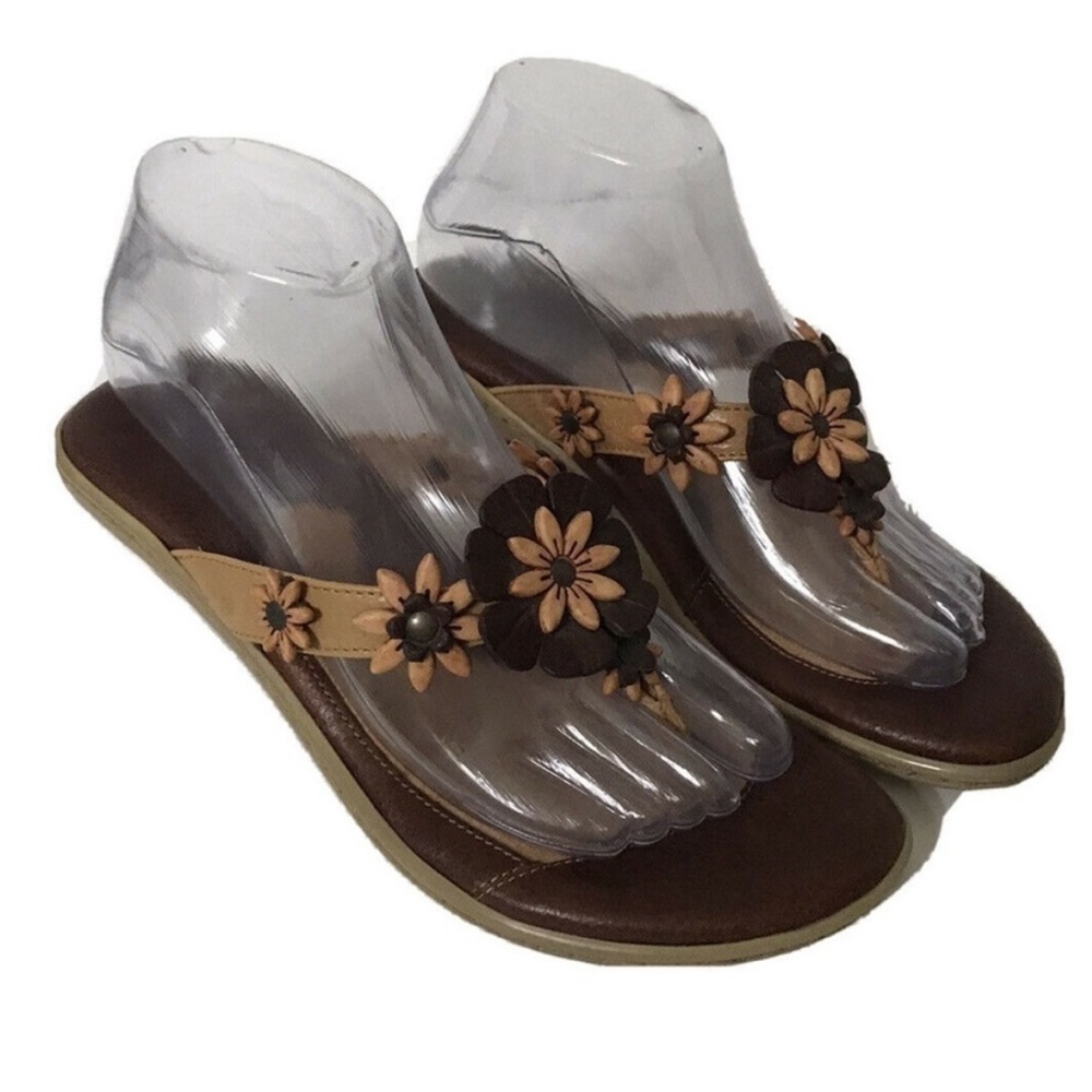 Born Leather Beaded Floral Detail Sandal Sz 8/39. 2900